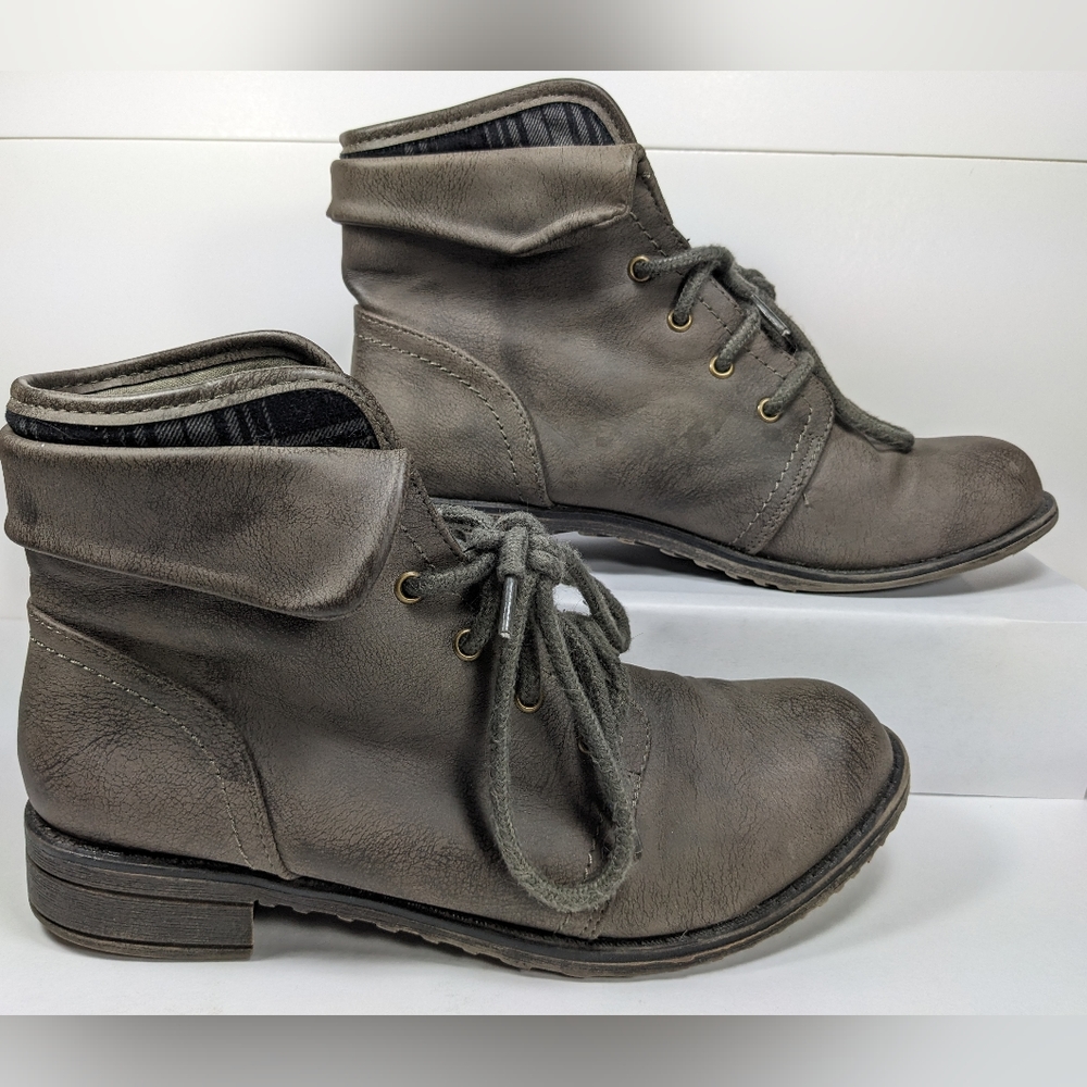Route 66 Alyssa grey taupe cuff ankle boot